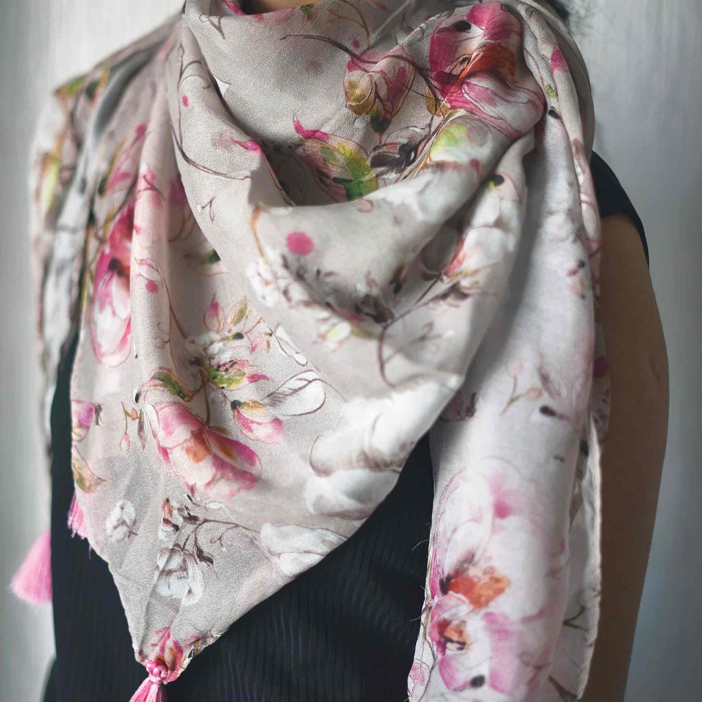 Studio Decorai Scarf Camellia Chloris - Silk Scarf