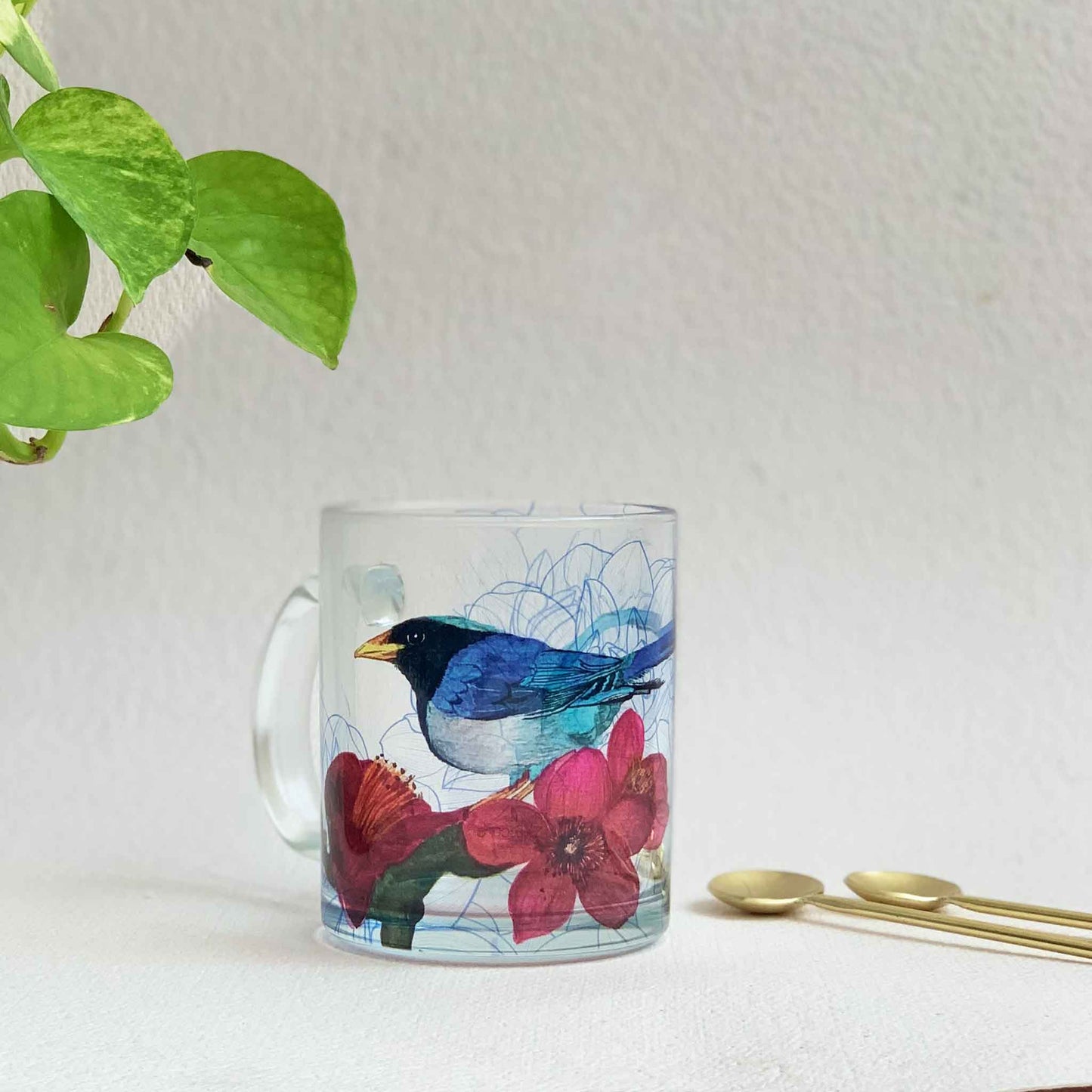 Studio Decorai The Blue Magpie - Birds of India Clear Glass Mug