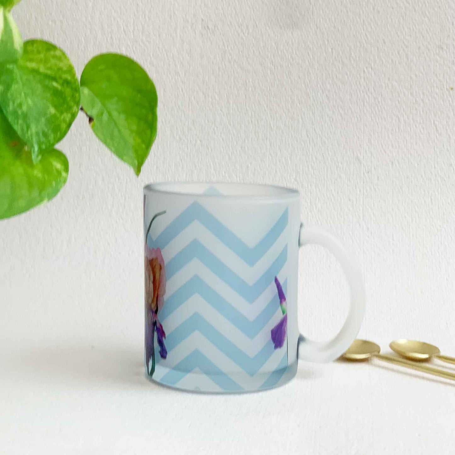 Studio Decorai The Royal Iris - Frosted Glass Mug