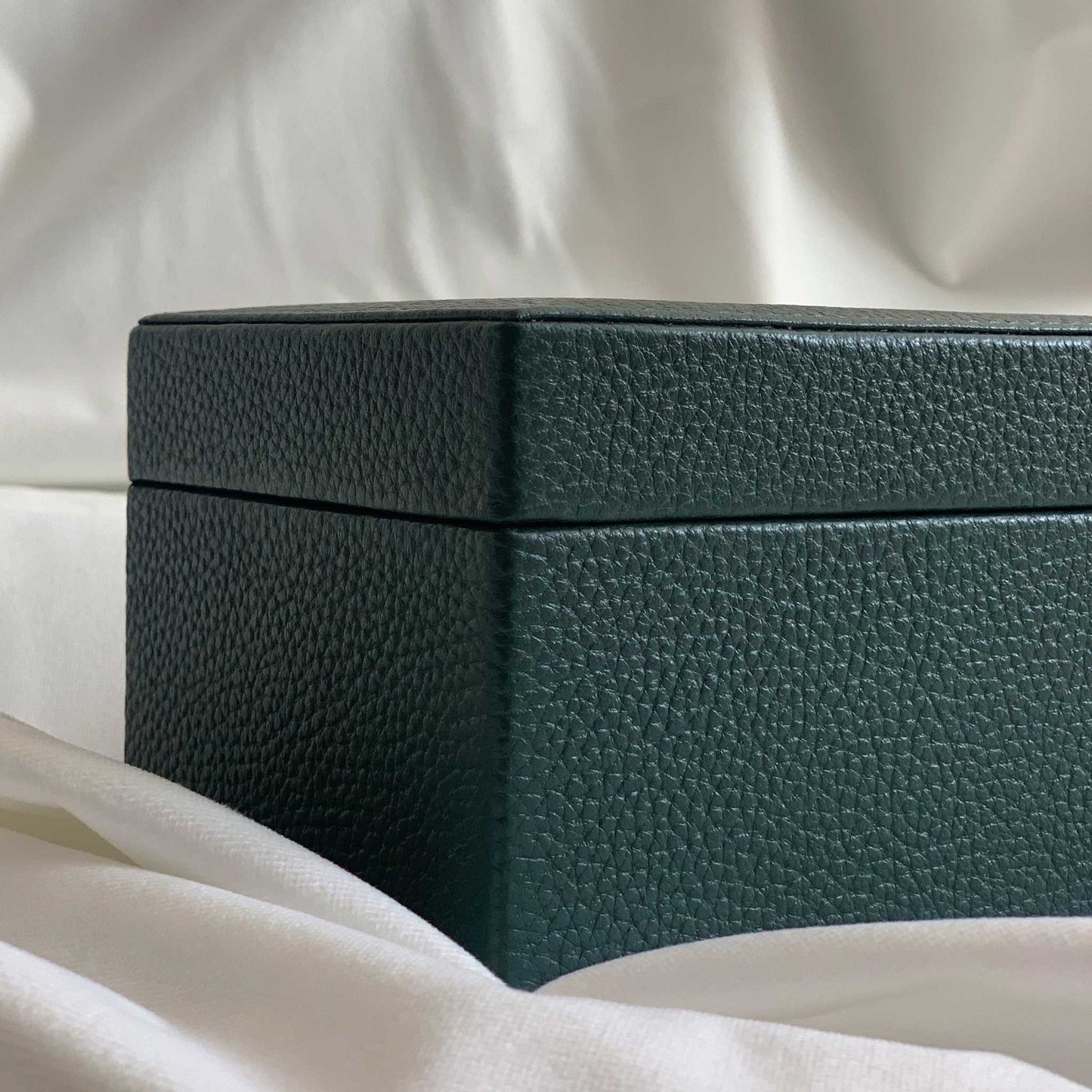 Studio Decorai Watch Box Magnolia Blossoms - Jade - Handcrafted Leather Watch Box